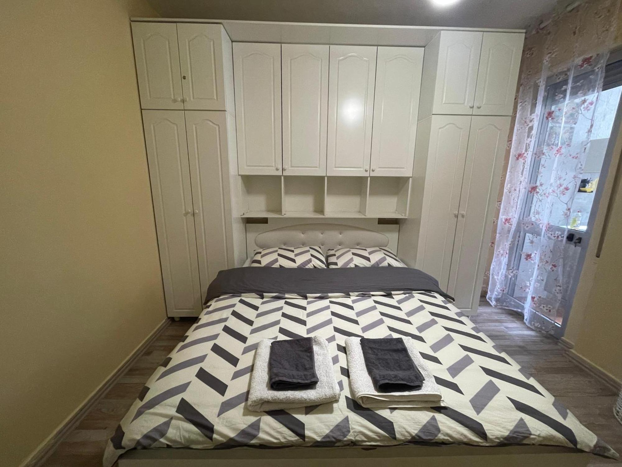 Bricks Apartment Near Pazari I Ri Тирана Екстериор снимка