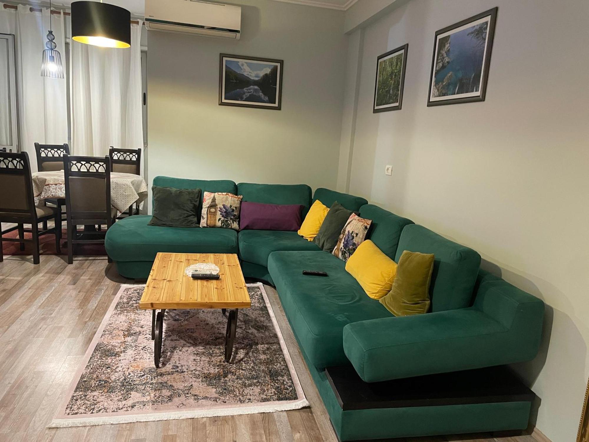 Bricks Apartment Near Pazari I Ri Тирана Екстериор снимка