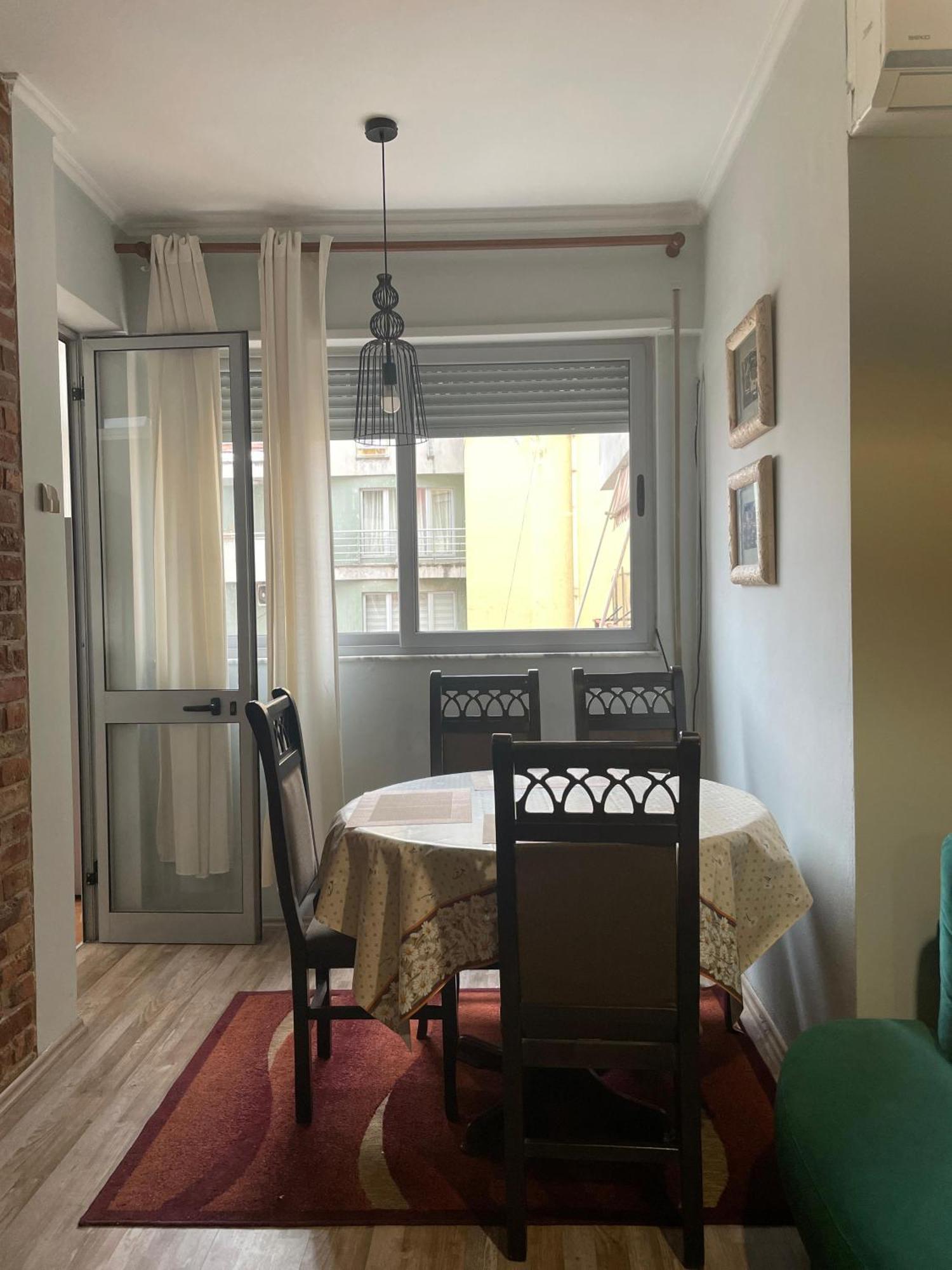 Bricks Apartment Near Pazari I Ri Тирана Екстериор снимка
