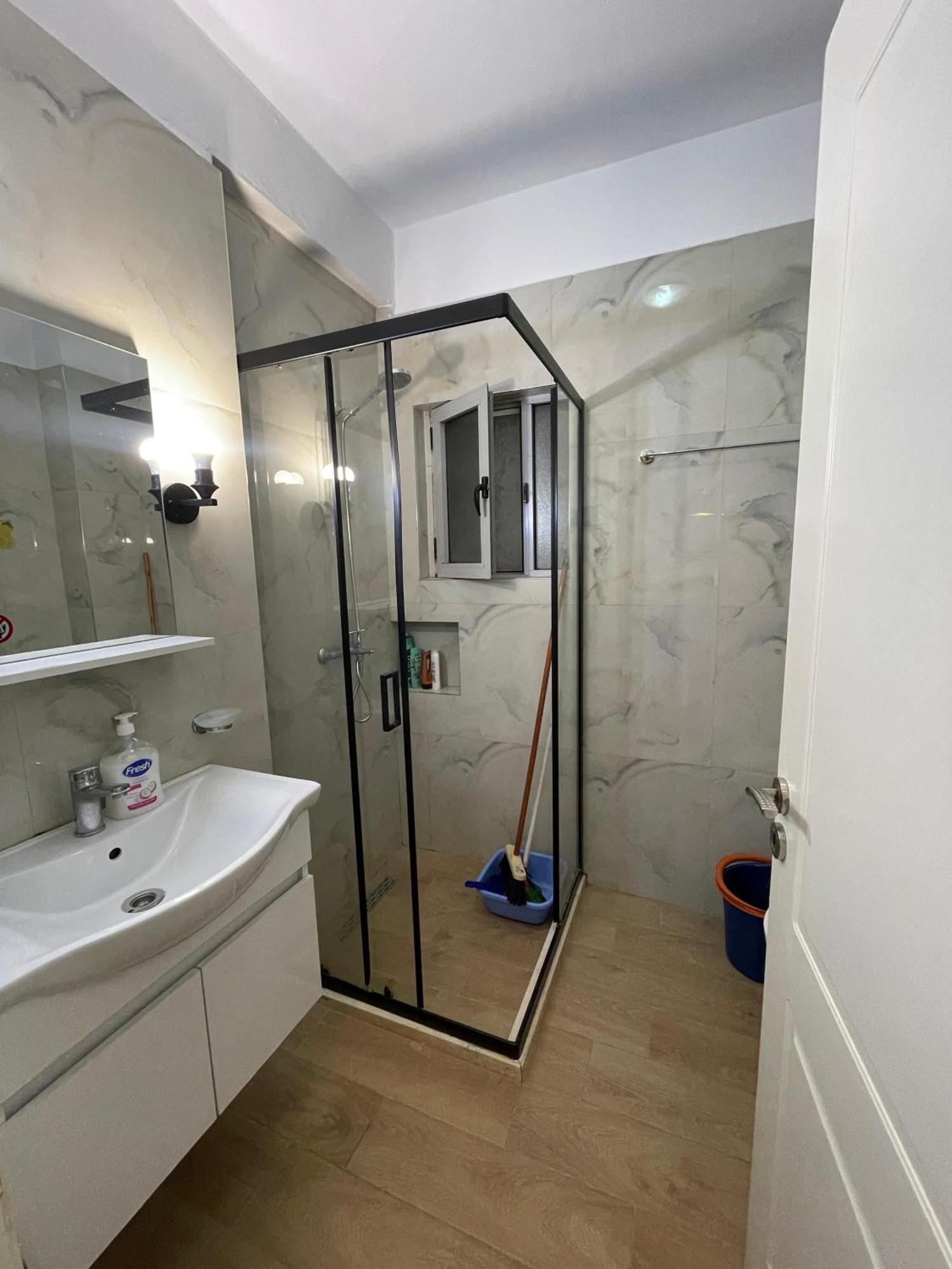 Bricks Apartment Near Pazari I Ri Тирана Екстериор снимка